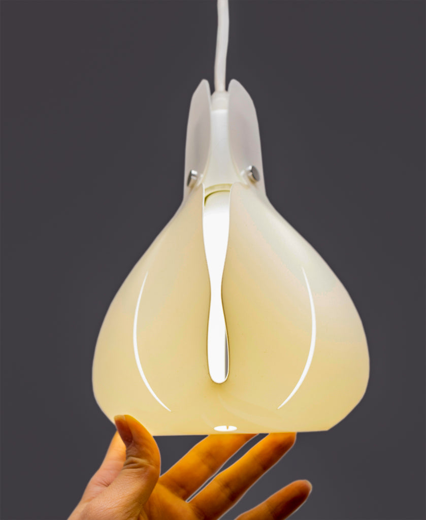 Plastikc pendant lamp like bud flower